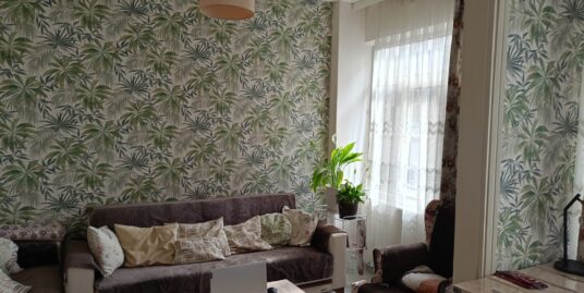 Kadıköy Rasimpaşa-Yeldeğirmeninde 2+1 2.kat daire