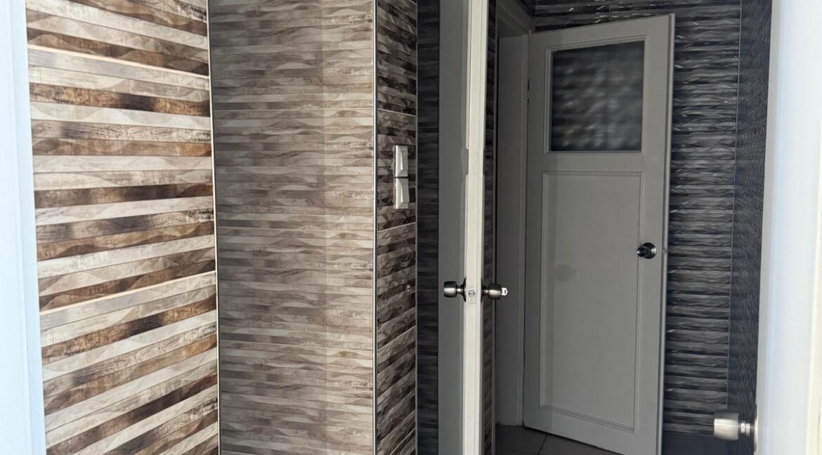 WhatsApp Image 2025-11-08 at 17.09.42