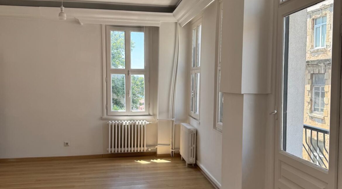 WhatsApp Image 2025-11-08 at 17.09.43